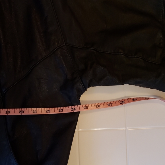 1980 Vintage ladies oversized leather jacket - Picture 11 of 14